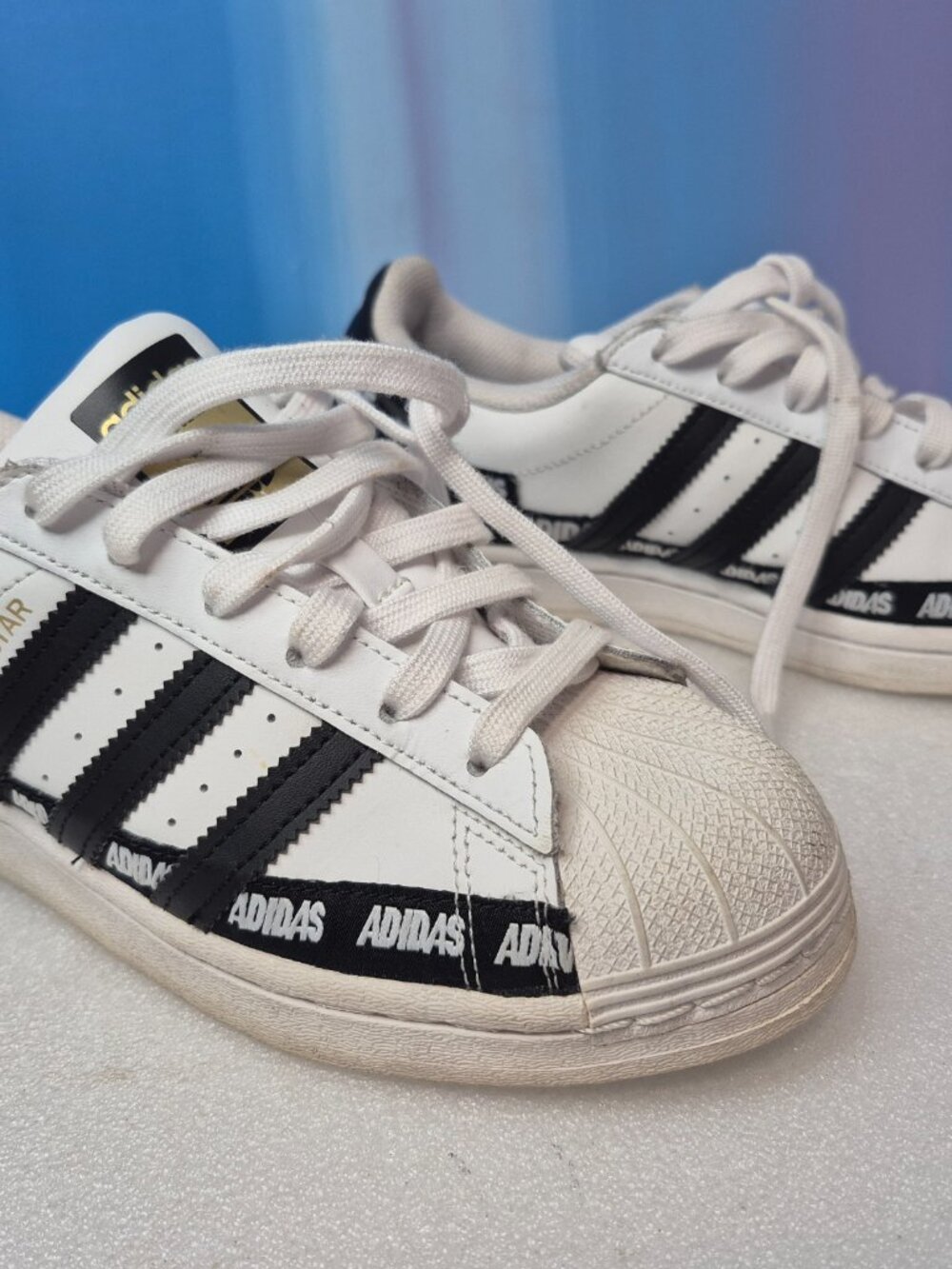 Adidas Superstar tennis shoes